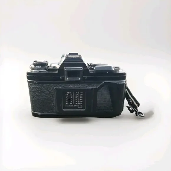 Minolta X-700 35mm SLR Film Camera with Tokina Lens and Strap - Picture 4 of 4